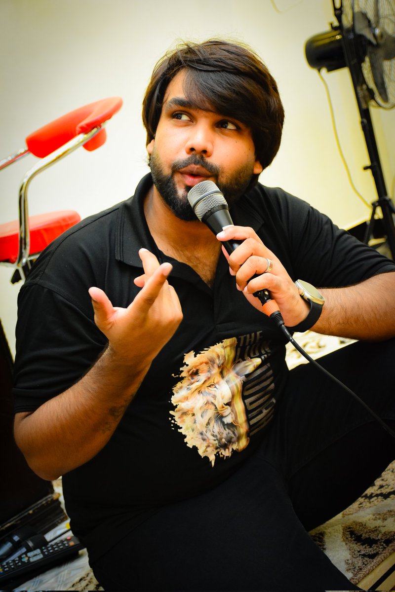 AHanooq's tweet photo. When words fail, lyrics speak.🎙🎹

#Hanooqashraf #music #musiclovers 
🎵 #music #song #songs #melody #hiphop #rnb #pop #love #rap #dubstep #instagood #beat #beats #jam #myjam #party #partymusic #newsong #lovethissong #remix #favoritesong #bestsong #photooftheday https://t.co/lS5kPFcWEv