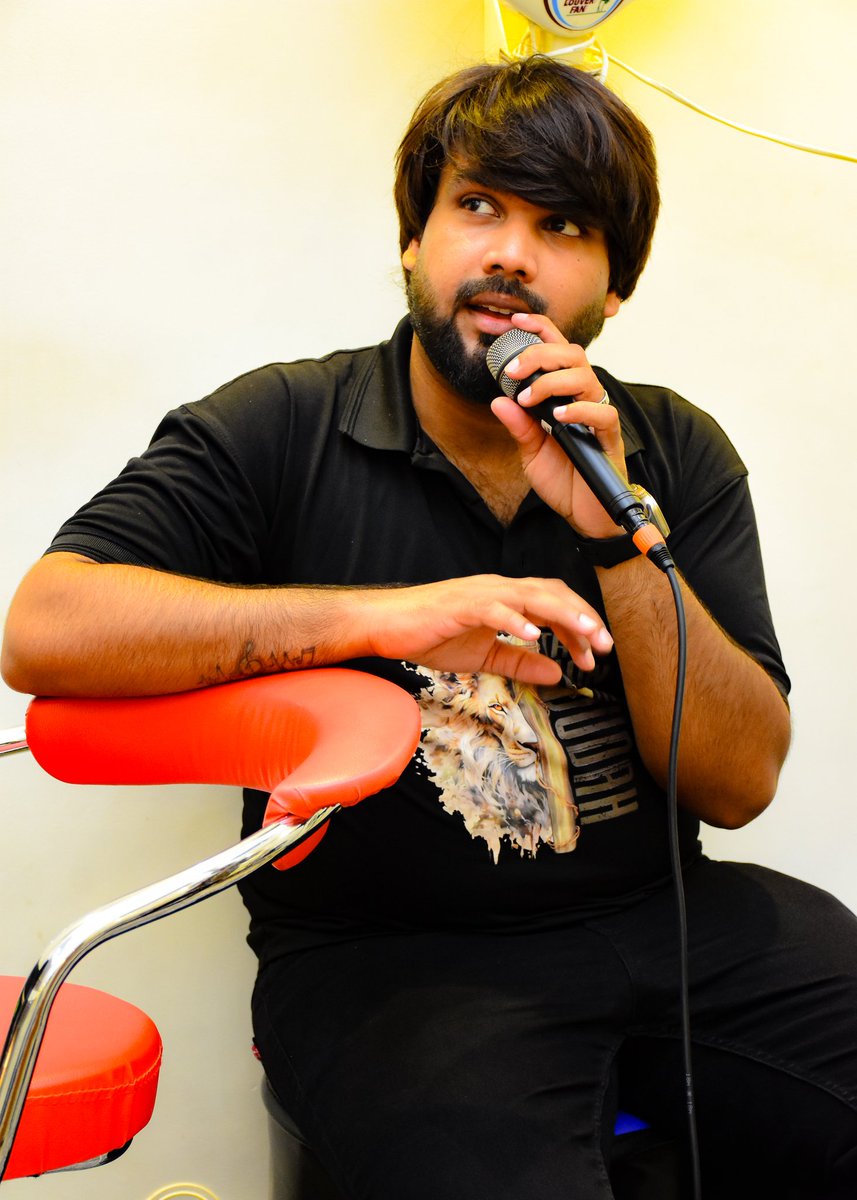 AHanooq's tweet photo. When words fail, lyrics speak.🎙🎹

#Hanooqashraf #music #musiclovers 
🎵 #music #song #songs #melody #hiphop #rnb #pop #love #rap #dubstep #instagood #beat #beats #jam #myjam #party #partymusic #newsong #lovethissong #remix #favoritesong #bestsong #photooftheday https://t.co/lS5kPFcWEv