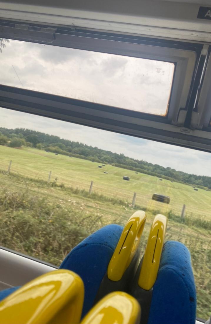 MidCheshireCRP's tweet photo. Know any 12-17 year olds who wish to win 4 tickets to @PlanetIceuk in & return @Northernassist tickets (anywhere on the network) then enter our
#throughthetrainwindow comp Take a photo from the platform or when travelling on any #midcheshirerailwayline train See website for βΉοΈ https://t.co/idSzOsMYLk