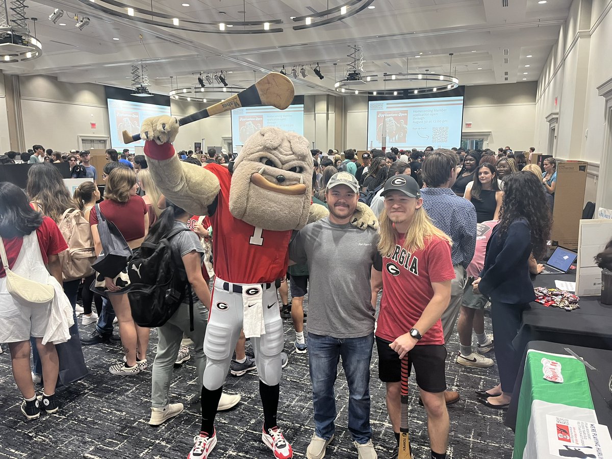 athens_hurling's tweet photo. Hairy Dawg stopped by to check out Hurling at the University of Georgia Engagement Fair. You want to check it out? We practice every Sunday at 5pm at the intramural fields. All are welcome! Shoot us a message for more info.@UGAHairyDawg @universityofga https://t.co/17JvQrsb4L https://t.co/H9ycrkKDul