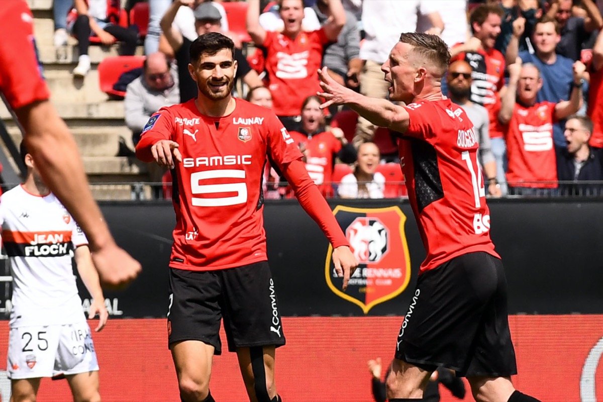 ROUGEmemoire's tweet photo. 🔴⚫️ C'est à destination de Martin Terrier que Benjamin Bourigeaud a délivré le plus de passes décisives avec le Stade Rennais (7 sur 63) et en retour, Martin Terrier a offert 6 buts à Benjamin Bourigeaud sur les 66 marqués en Rouge et Noir. #MerciBenjamin https://t.co/ngsnoBEypC