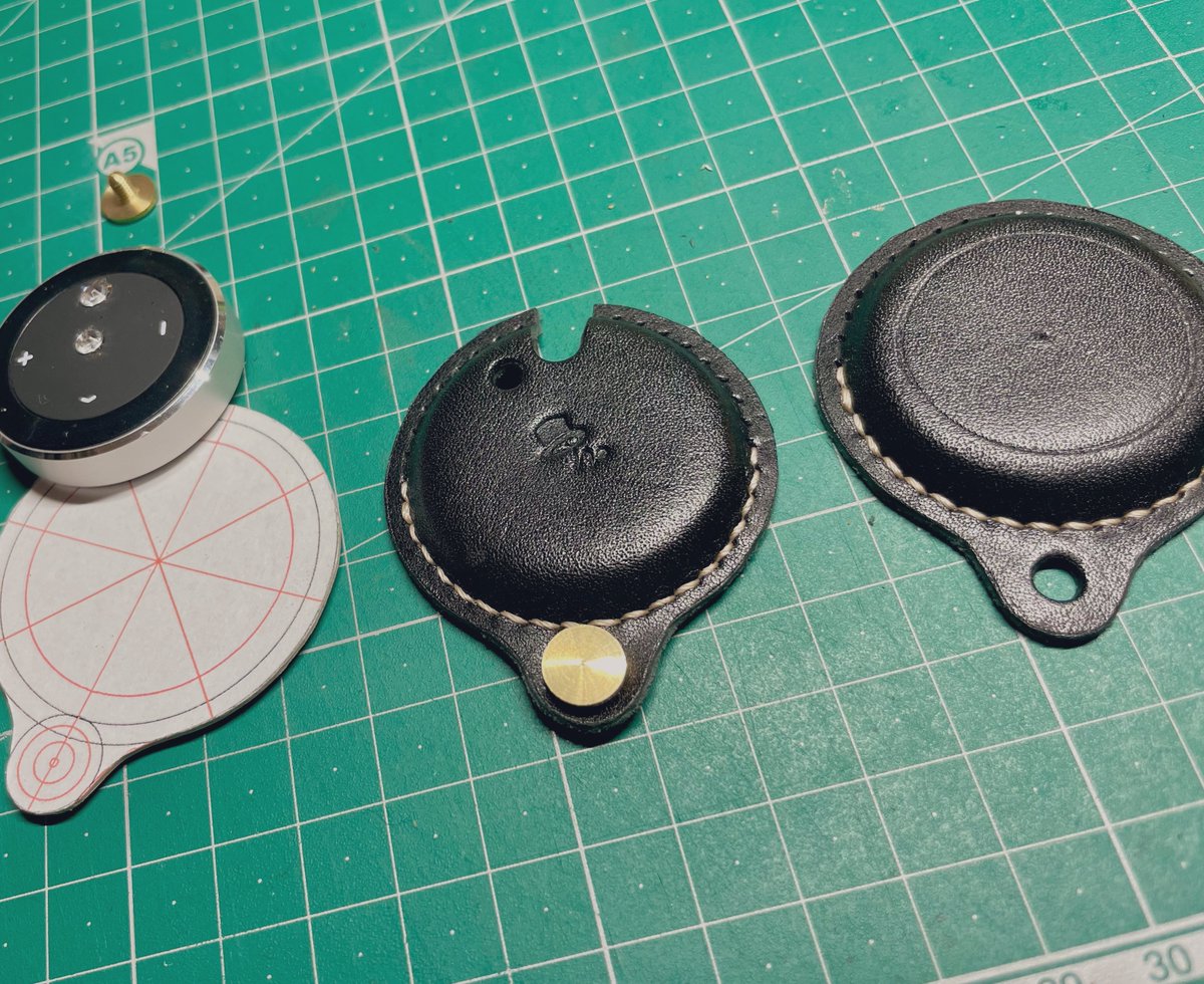 jugglerakira's tweet image. 久しぶりに製作中
#satechi #リモコンカバー