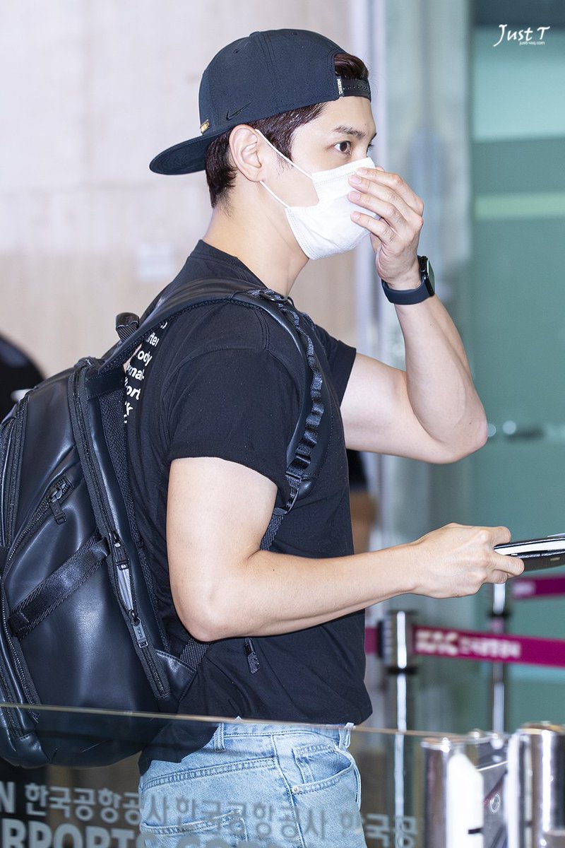 justt_vxq's tweet photo. 240827 김포 출국
#동방신기 #최강창민 #changmin #チャンミン @TVXQ https://t.co/v6GCCVpDLY