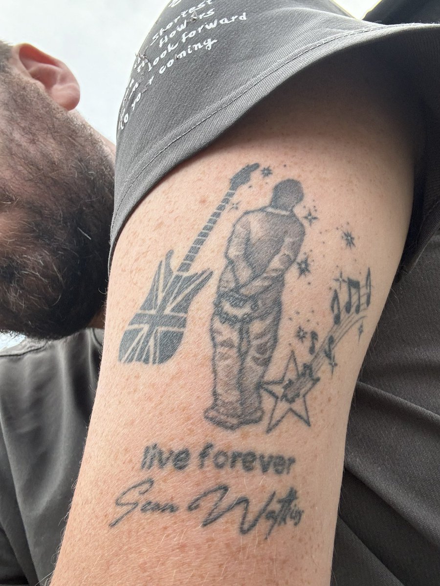 Mickyadams1987's tweet image. Didn’t get pre sale ballot but tomorrow we try again the below is a tribute to my friend who is no longer with us and the words I spoke at his funeral our dream was to see oasis  #RKID #oasis  #seanwatkins #bestfriend @liamgallagher @NoelGallagher  @OasisMania @oasis