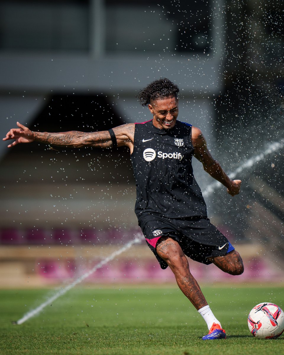 FCBarcelona's tweet photo. 💦𝑹𝒂𝒑𝒉𝒂𝒂𝒂𝒂💦 https://t.co/bpeIDgeAPh
