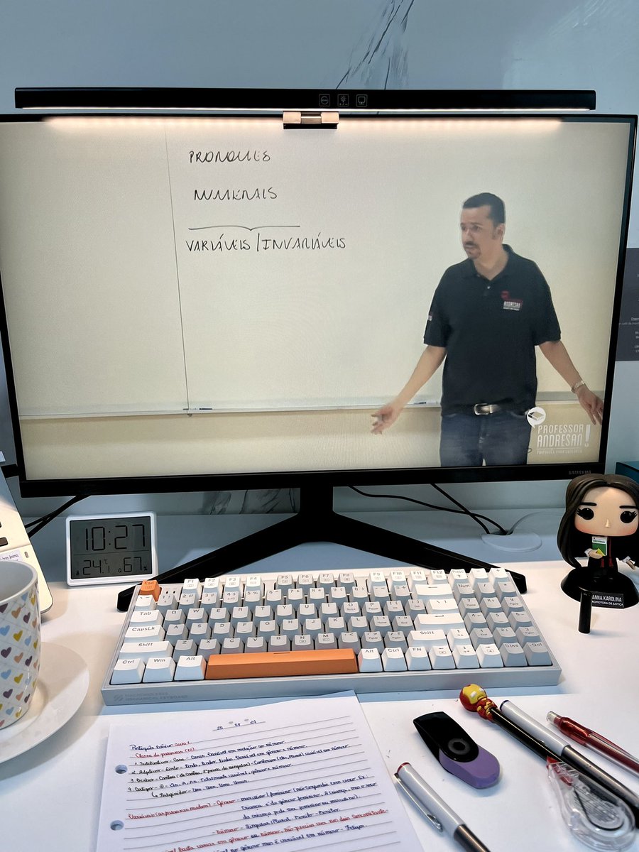 aclimak's tweet image. Que profissional maravilhoso. Melhor aula de português que já assisti em minha vida.