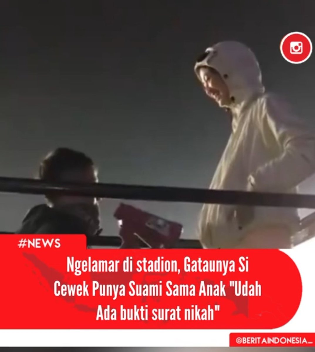 makanteroszz's tweet photo. NYESEL BANGET SEMPET BILANG SOSWIT 👊😭, 

ternyata cewenya udh punya suami dan anak, Dan sicowo PERNAH ketangkep MALING Parfume😡 https://t.co/hiUtBnPX8l