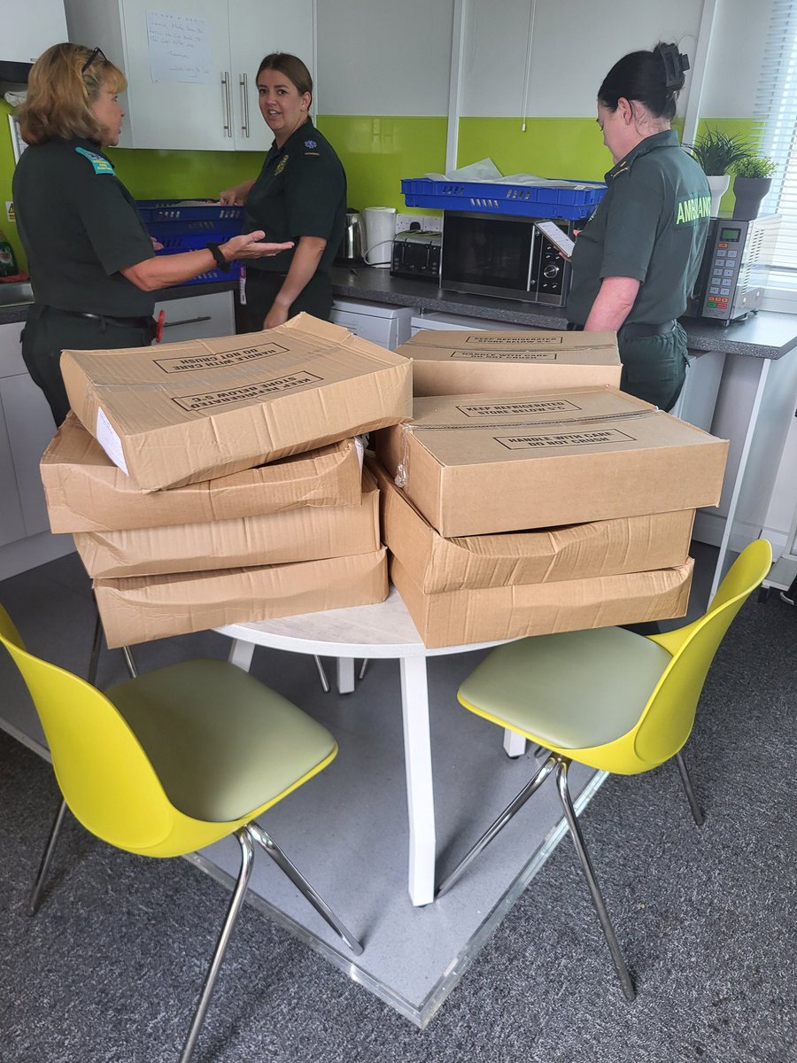 Wooooweeee thank you so much to Devon &amp; Cornwall Food Action for your incredible donation to keep staff going! <a href="/swasFT/">South Western Ambulance Service</a> <a href="/DerrifordED/">DerrifordED</a> <a href="/UHP_NHS/">University Hospitals Plymouth NHS Trust</a>