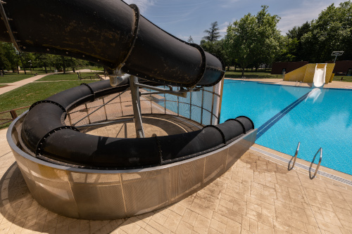 vitoriagasteiz's tweet photo. ➡️Bihar irekiko dituzte Abetxuko, Iparralde eta Salburuko igerilekuak.
🔗https://t.co/Eoigu1WhIt

➡️Mañana abren las piscinas de Abetxuko, Iparralde y Salburua.
🔗https://t.co/c4q9zQUghg

#VitoriaGasteiz #Gasteiz https://t.co/0DU4esV28C