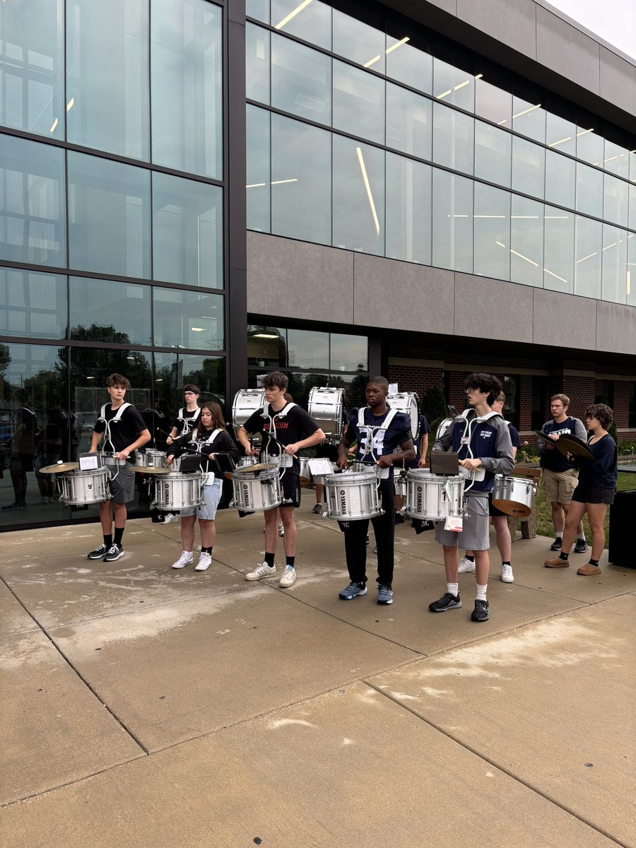 WeGoActivities's tweet image. Getting Friday started with the WeGo Band drum line welcoming students. Looking forward to seeing all of our students in the @WeGoPepClub Squad tonight decked out in beach gear! 🏖️ ☀️ 😎 🚾 🏈 🎉 💯 #WeAreWeGo