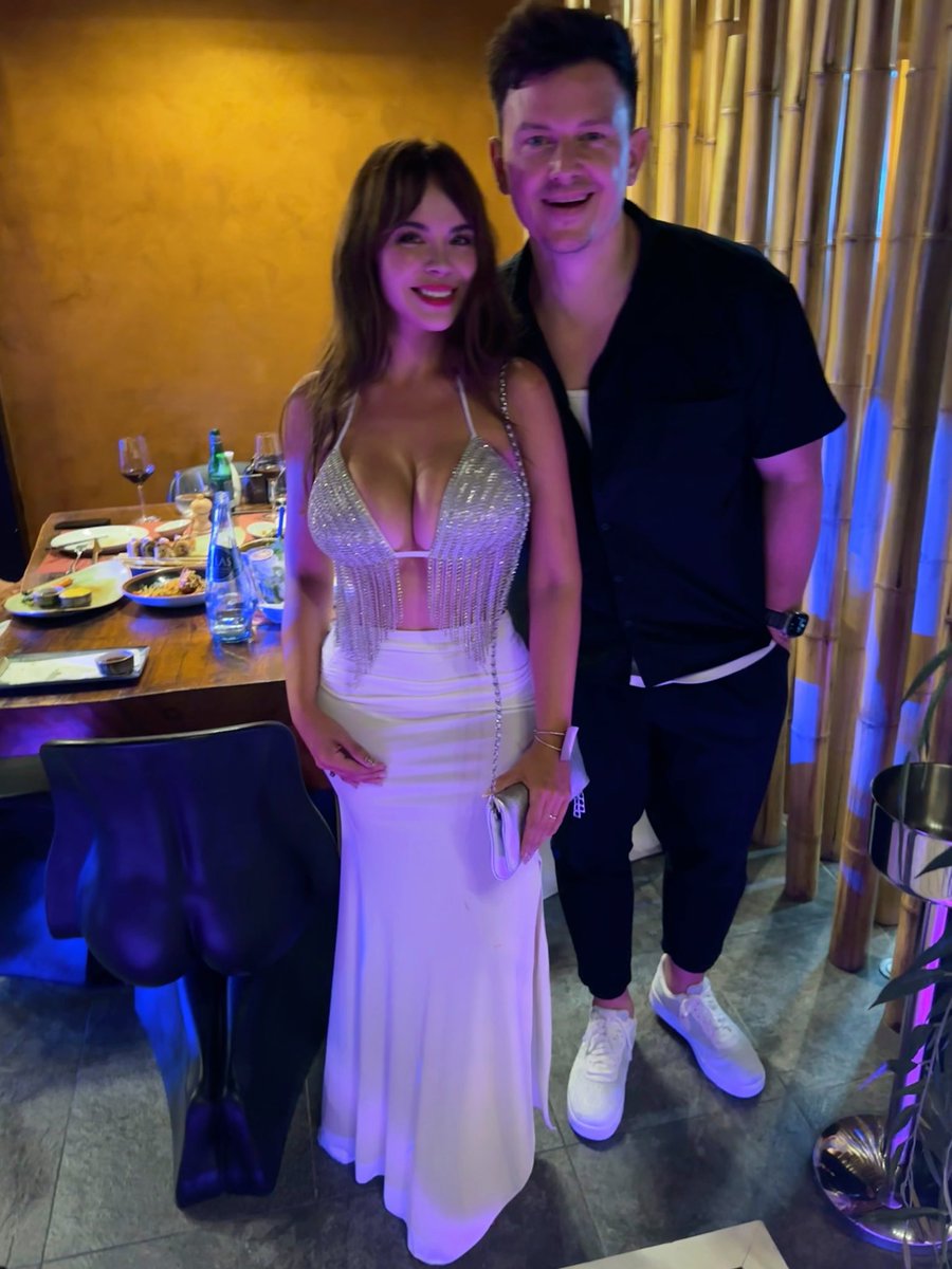 DanyanCatSQ's tweet photo. Pues yo amo mis chichotas en cualquier outfit 😳 RT si estás de acuerdo https://t.co/kqRXurhR2R
