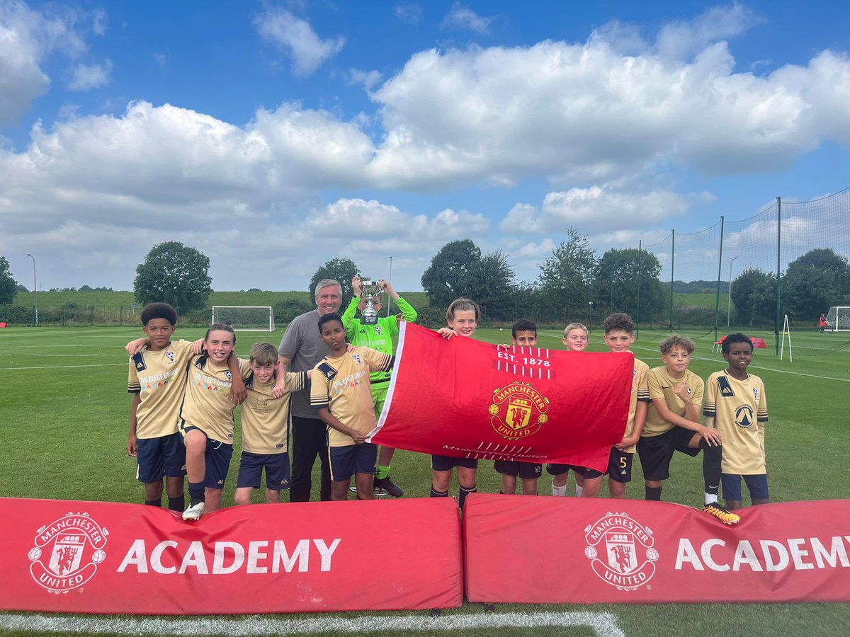 <a href="/U10Sao/">São Paulo FPA U11</a> Well done lads. The DG boys brought it home today as well 🏆 Manchester is Gold and Blue 😂