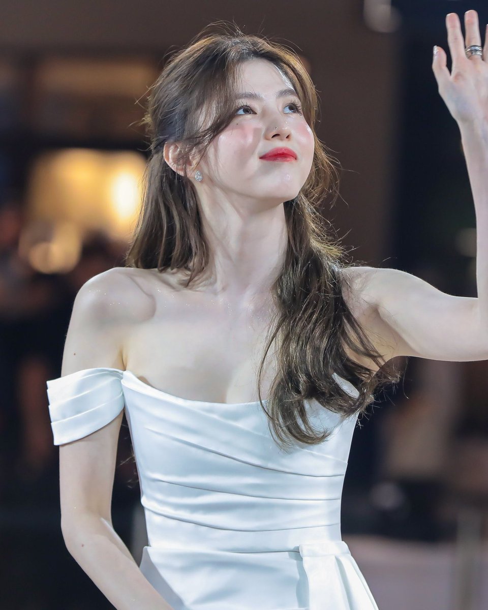 HanSohee_xx's tweet image. นางฟ้ามีจริงค่ะ ตอนนี้อยู่ไทย❤️🫶🏼

#LOrealParisTHxHanSohee 
#HanSohee #ฮันโซฮี