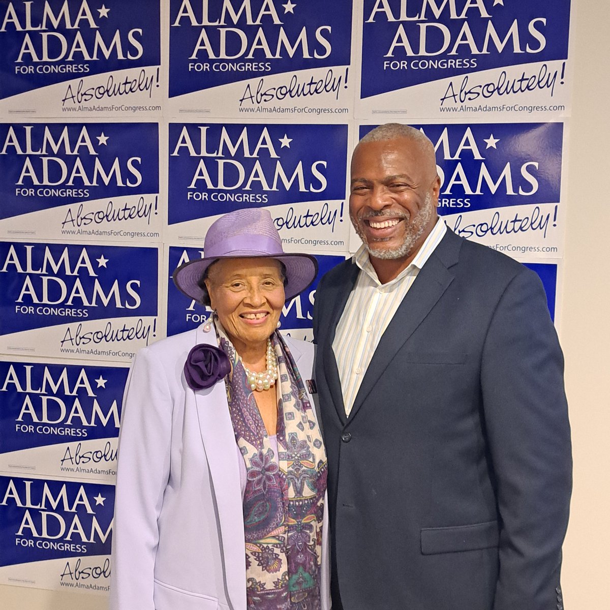 My Re-election Campaign has officially started!!

Thank you to everyone who came out to show their support last night! Thank you <a href="/CuzzosCuisine/">Cuzzo's Cuisine</a>
the food was exceptional!

Donate: almaadamsforcongress.com

Want to VOLUNTEER? 
Contact:giovanni@almaadamsforcongress.com