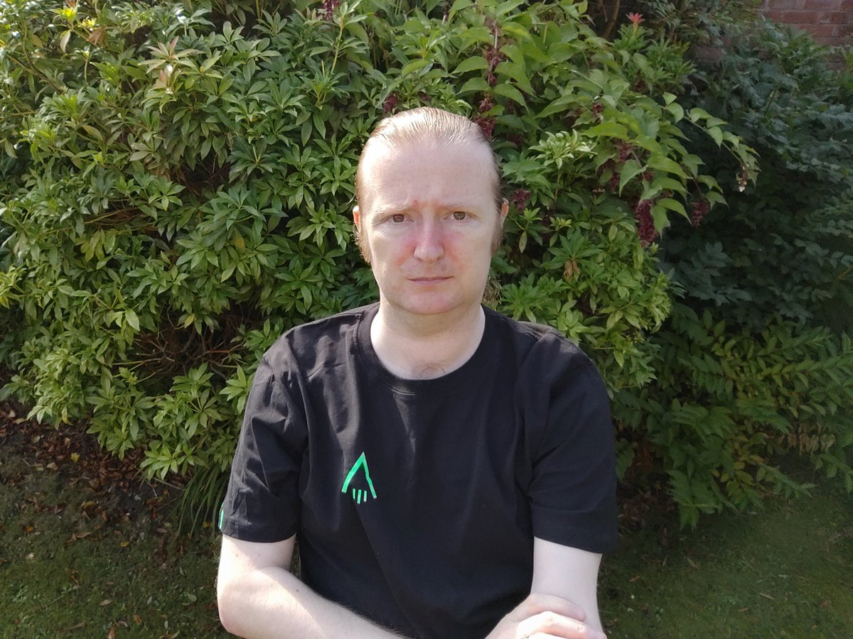 CodebunTes's tweet image. It&apos;s a glorious sunny #umbracoTees Friday here today!