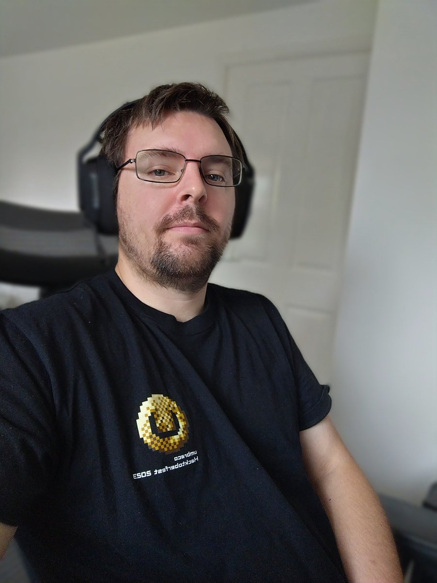 AaronSadlerUK's tweet image. Happy #umbracoTees day!!

#umbraco