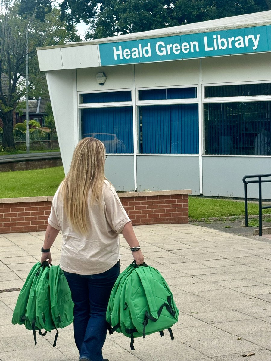 Yesterday we delivered the school bags to libraries all over Stockport for collection today and tomorrow. We even had a visit from our local MP @Lisa_Smart who came to find out more! HUGE love to <a href="/TheBrickWigan/">The Brick</a> who provided the bags, we couldn’t have done it without you!!!