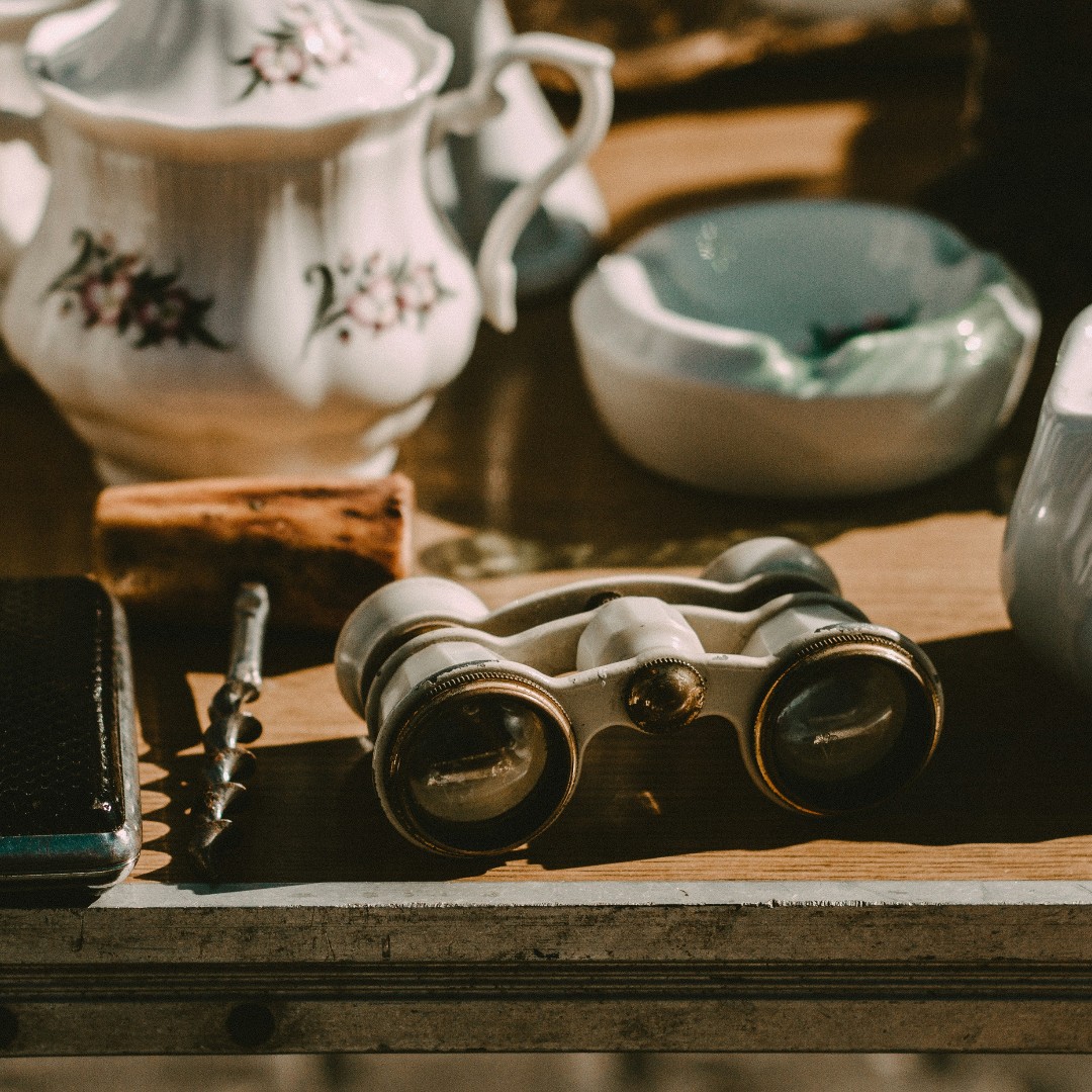 The Cromford Mills Antiques &amp; Vintage Fair is back this weekend! Join us on Sunday 1st September from 10am until 4pm and browse quality antiques, relics and vintage collectables. 🏺📸💍🕰🖼📺 

What treasures will you discover?

cromfordmills.org.uk/event/antiques…