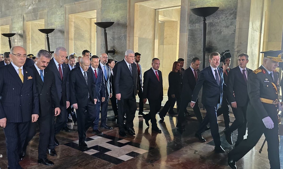 MHP_Bilgi's tweet photo. Genel Başkanımız Sayın Devlet Bahçeli beyefendi Anıtkabir’de düzenlenen 30 Ağustos Zafer Bayramı programına katıldılar. https://t.co/u8A98Rwn2i