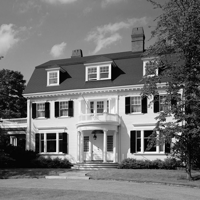 DesignMuseum's tweet image. #ArchitectureFriday | The Magical Mansion (1990) was the largest ever @Barbie house at the time of its launch.​
​
It is an elaborate and detailed domestic playscape in pink, with working lights and sounds.​
​
The house mimics Colonial Revival architecture, with fanlights,…