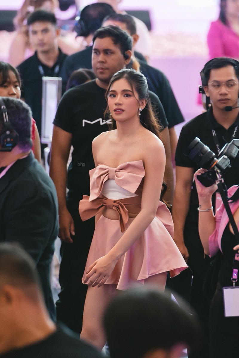 marubinow's tweet photo. 240830 BINI AIAH
MAC GLOWPLAY
@bini_aiah 

Truly captivating ✨

MACGlowPlay WithBINI

#BINIxMACCosmeticsPH
#MACxBINI @BINI_ph
#bini_aiah https://t.co/NsMaRDvGEH