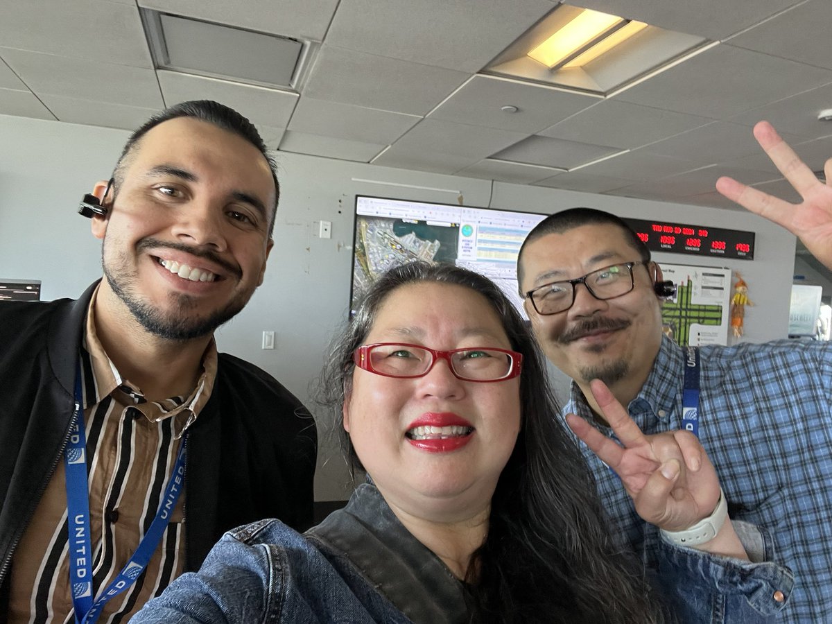 Cilla168's tweet photo. @united @weareunited @Auggiie69 @jonathangooda @Tobyatunited Saying farewell to SFO SOC. Retiring today after almost 27 years of dedication to United 🎊🎊🎊 https://t.co/8M4OF8vTAi
