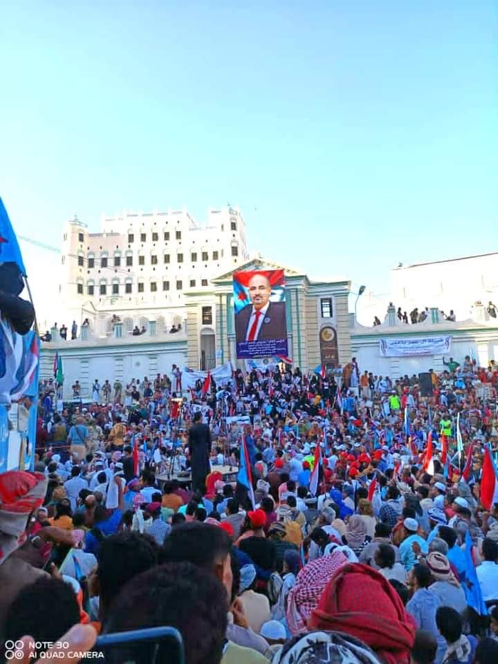 #الإنتقالي
يمرض لكنه لا يموت

#جمعة_طيبة