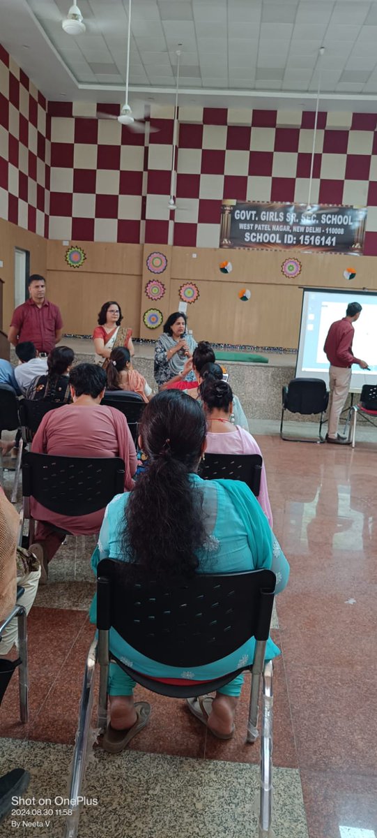 DIETRNDELHI's tweet photo. An inspiring #Vidyanjali Orientation session by CRCCs & Motivation session under #EachOneConnectOne by DNO & DC-West A held for Vidyanjali Inchg of Zone 16, featuring training on the new Vidyanjali portal at GGSSS No.2,West Patel Nagar
Let's empower together! #AapBhiBaneBhagidaar https://t.co/BHmQPN7xte