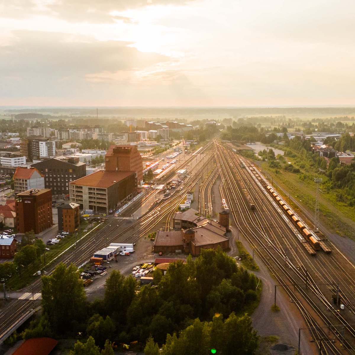 Nyt sinulla on mahdollisuus osallistua vastuullisuustyömme ja -raportoinnin kehittämiseen vastaamalla kyselyymme 6.9.2024 mennessä. Jättämällä yhteystietosi osallistut samalla leffalippuarvontaan. Lue lisää: seinajoenenergia.fi/auta-meita-keh…  

#SeinäjoenEnergia #vastuullisuus