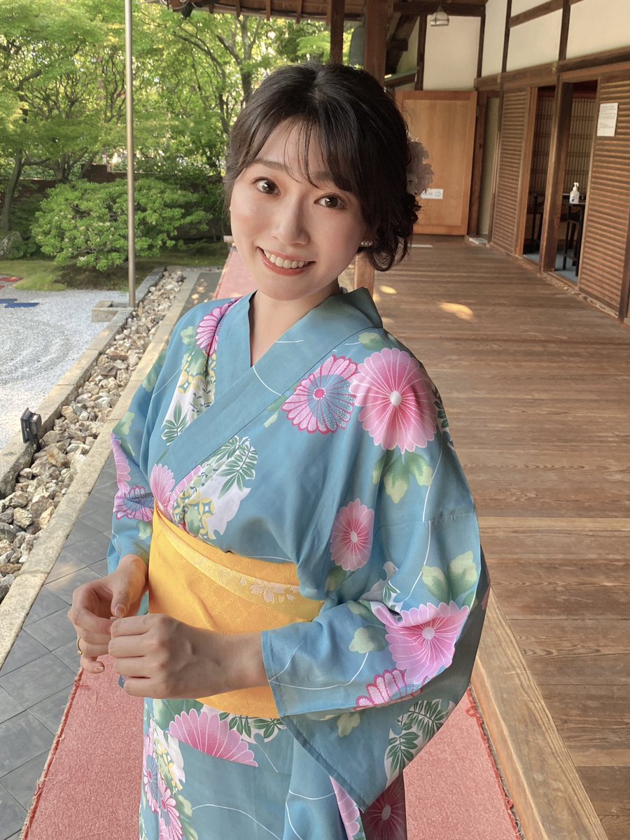 mayu_okabe's tweet photo. 先日、浴衣を着て花火大会へ🎐
夏を満喫しました🤍

司法書士として独立開業してからはや半年！引き続きお仕事に向き合い、お役に立てるよう頑張ります😊 https://t.co/cXTSKY8r7W