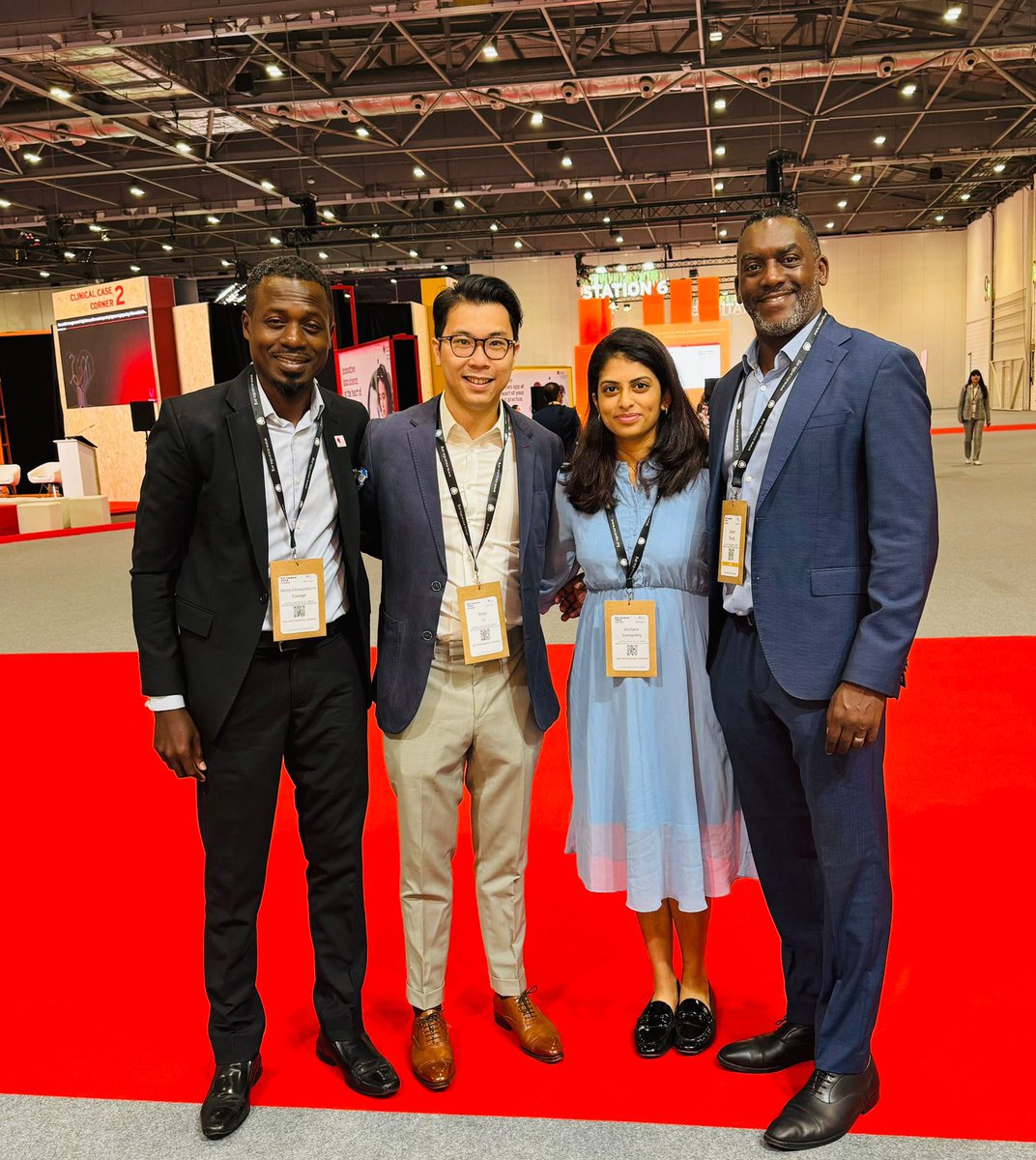 Very proud of Dr Brian Li who presented his ST2 biomarker data this morning at #ESC2024 👏🏾
Passing the baton to our next MD fellow Dr Archana Ganapathy 😀