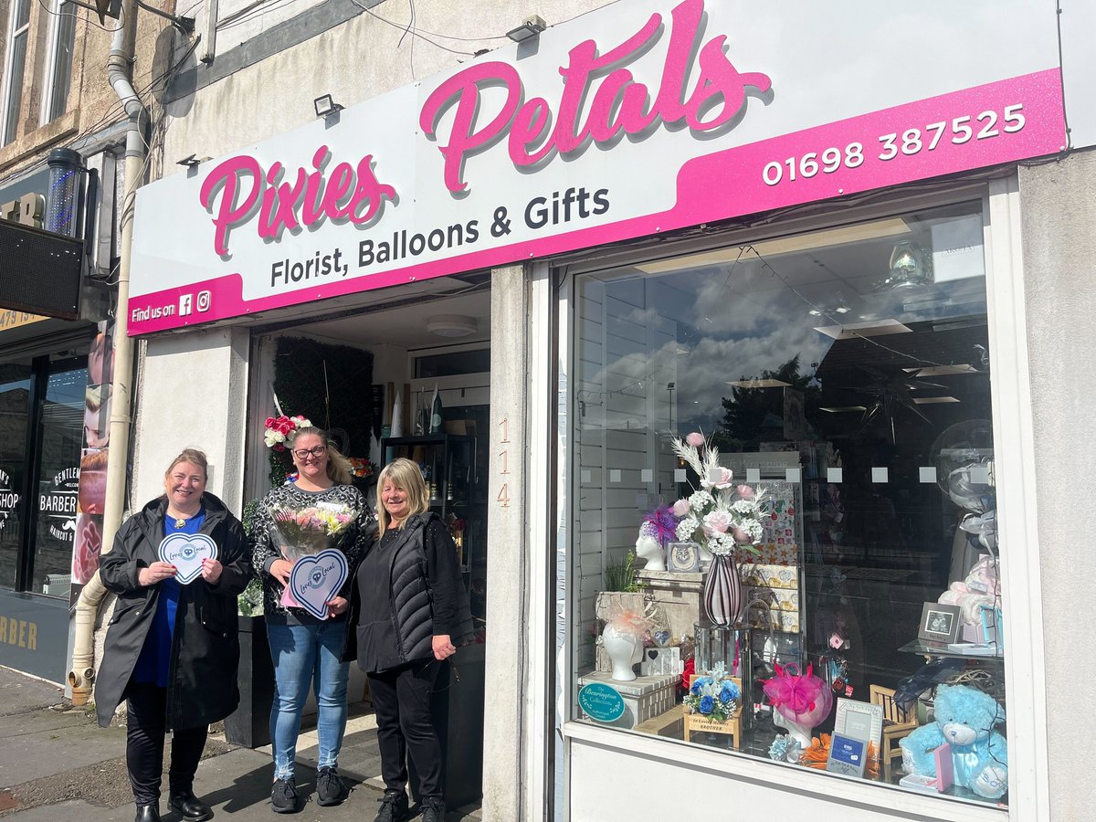 ClareAdamsonSNP's tweet image. Pixies Petals Floral and Balloon Design offer beautiful floral arrangements, gifts, greetings cards and much more. Be sure to visit their shop on Manse Road in #Newmains!

#ScotlandLovesLocal #SLLWeek #ChooseLocal!