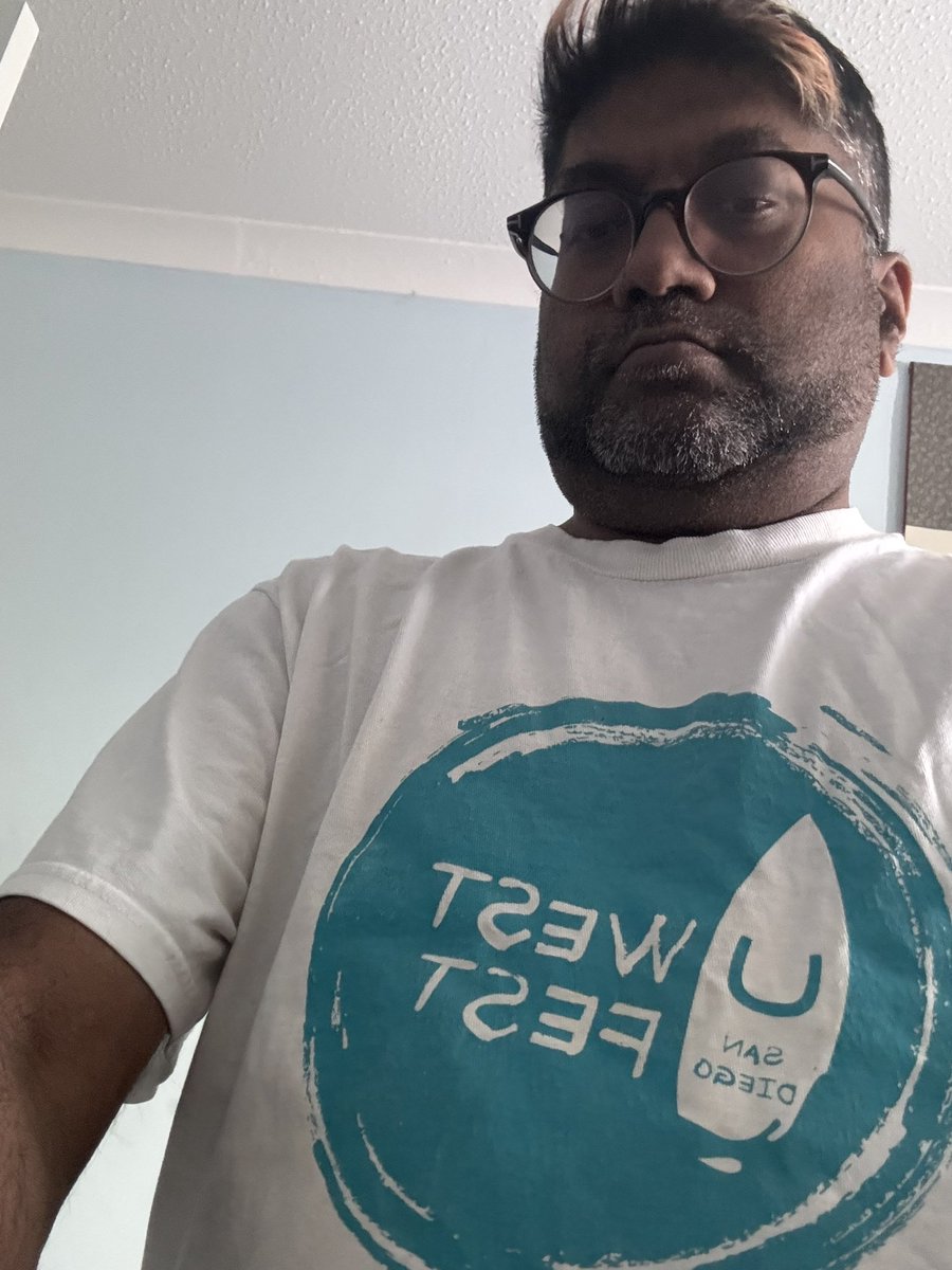 ravimotha's tweet image. Obligatory #umbracotees tee shirt shot