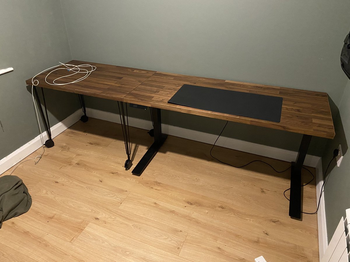 Old desk vs New Desk

Still in Cable Management hell 🫠