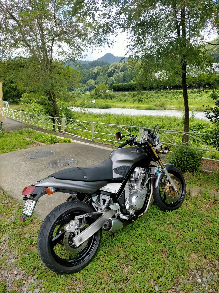 SRXSRV's tweet photo. #SRX400
シートのあんこ盛りやりました!
窮屈でずーっとポジションに違和感あったけどすごく楽になった～ https://t.co/78dQXCV6s6