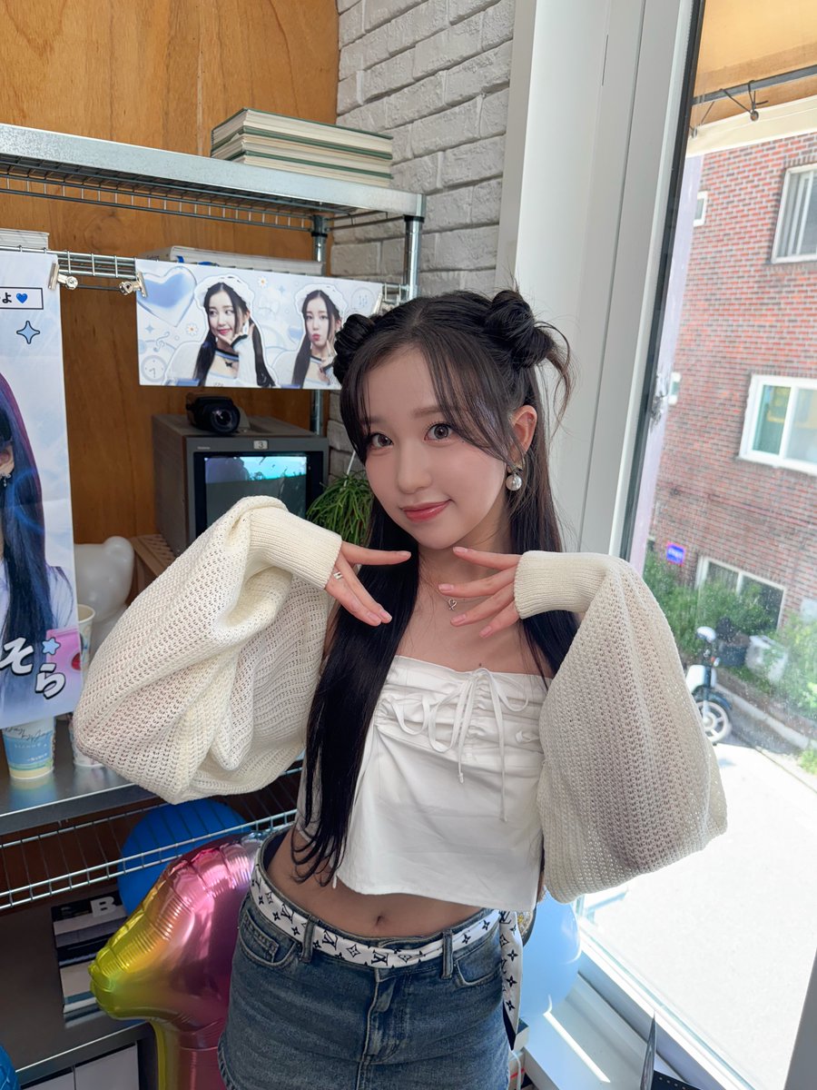WOOAH_HM's tweet photo. [#소라]
와우❣️ 오늘 제 생일 축하 많~이 해줘서 정말 감사했어요🤍
생일날 소중한 와우랑 보낼 수 있다는 게 너무 행복하다는 거 다시 느꼈어요🙂‍↕️🫶🏻
내 올해 생일도 행복하게 만들어줘서 고마워 내가 오래오래 사랑할게❤️
사랑해🌹

#WOOAH #우아 #SORA
#HAPPY_SORA_DAY
#늦여름의_하늘빛_선물 https://t.co/l7euZtoEsL