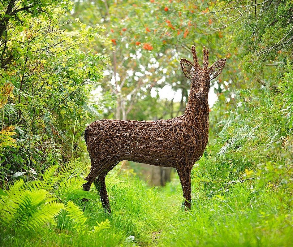 'Roe Buck' by contemporary UK sculptor Emma Stothard #WomensArt