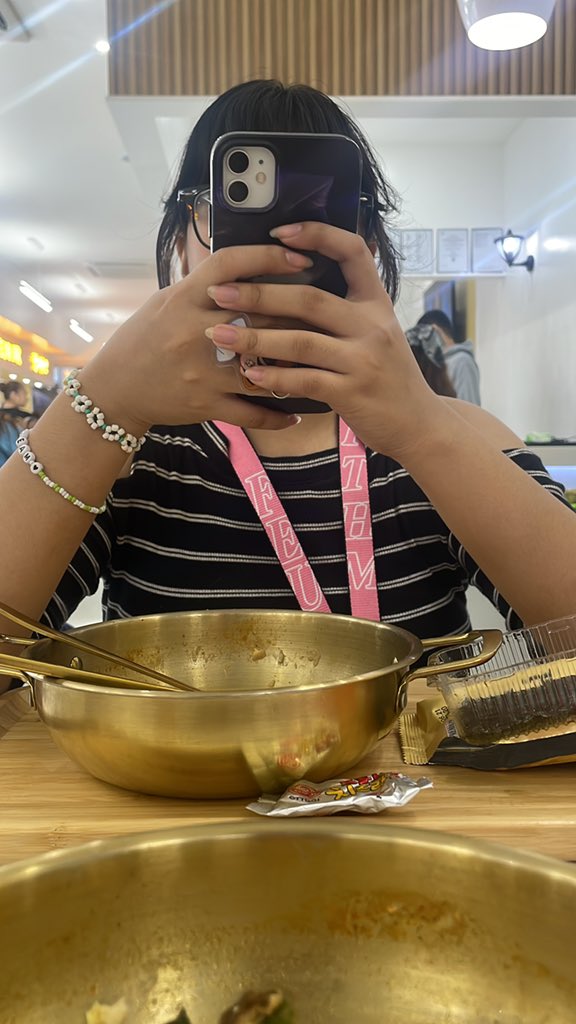 tilangunit's tweet image. kumain pa tayo sa labas puro ka naman cellphone @_wnhmynmalhae