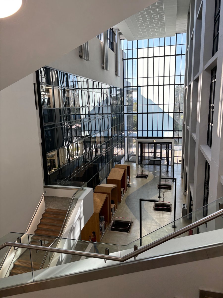 FabLabBU's tweet image. Had a great time speaking at Stellenbosch University&apos;s Division of Clinical Anatomy where I am also collecting data! Look at this beautiful building! @FulbrightPrgrm