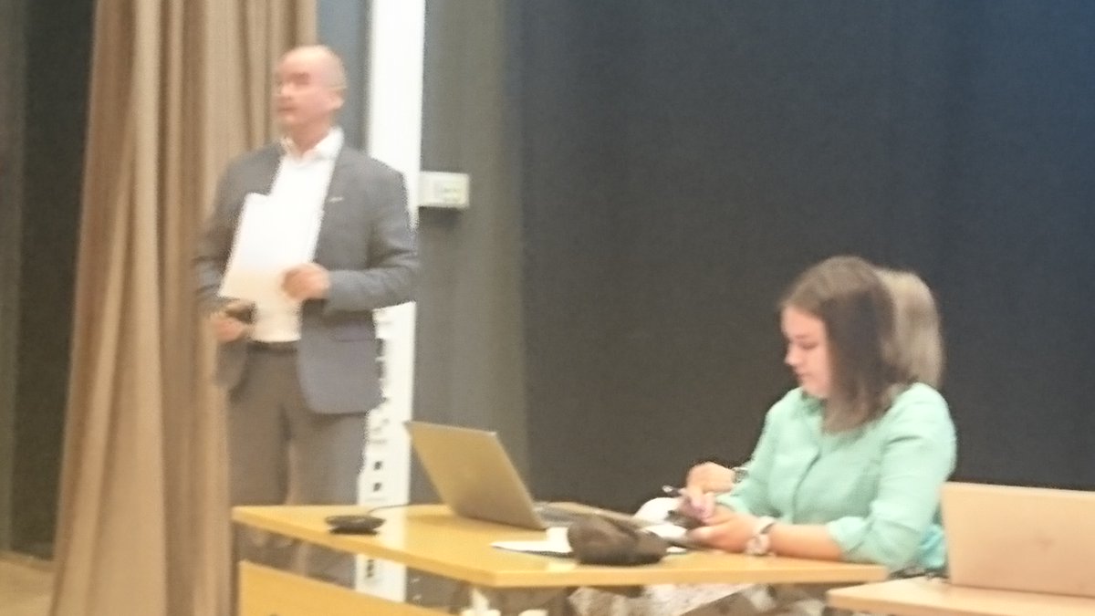 KyostiVarri's tweet photo. Kuntaliiton toiminnassa erilaiset kuntaverkostot ovat tärkeitä. Tällä kertaa Kuntaliiton valtuuskunnan asettama pienten kuntien neuvottelukunta kokoontui kokoukseensa ajankohtaisten teemojen pariin Petäjävedellä. @arto_kummala @MetsaviVille @olgamariaop @TimoReina @Kuntaliitto https://t.co/l7Cex59P0g