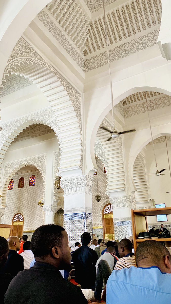 🕌