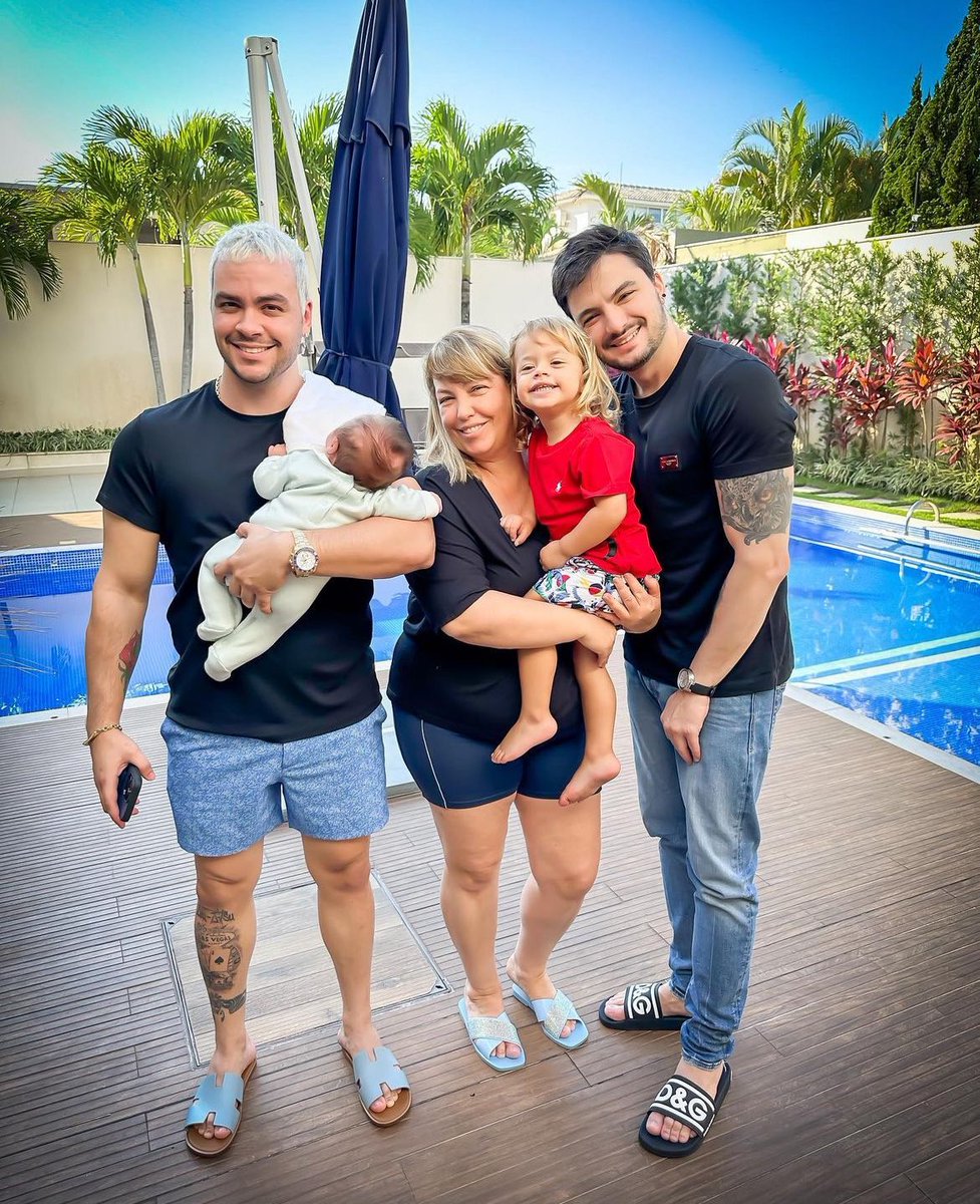 seaoflipe's tweet photo. Familia ❤️ @felipeneto https://t.co/N8Ir8nnsxi