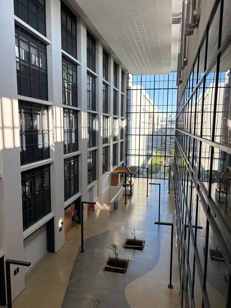 FabLabBU's tweet image. Had a great time speaking at Stellenbosch University&apos;s Division of Clinical Anatomy where I am also collecting data! Look at this beautiful building! @FulbrightPrgrm