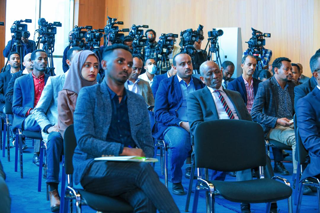 #Ethiopia stands firm in its resolve to work with the Somali people and global partners to address issues and promote lasting peace. #Ethiopia_prevails #HandsOffEthiopia <a href="/AnalystSomalia/">Abdirashid Hashi</a> <a href="/USEmbassyAddis/">U.S. Embassy Addis</a> <a href="/SkyNewsBreak/">Sky News Breaking</a> <a href="/VOAAfrica/">VOA Africa</a> <a href="/guardian/">The Guardian</a>