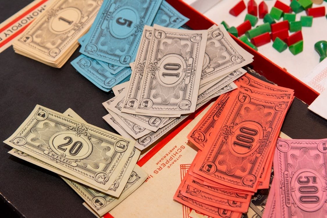 DavidRealStocks's tweet photo. 6 cosas que NO me enseñó la universidad y SÍ el MONOPOLY.

Dentro HILO👇🏼 https://t.co/05prdioJAL
