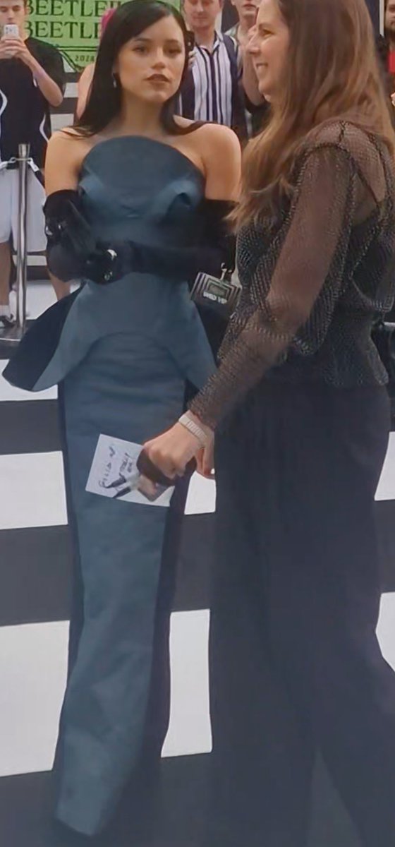 SonlyIt's tweet photo. Jenna on the red carped last day 
#jennaortega 
#BeetlejuiceBeetlejuice https://t.co/YAO6a3iz1i