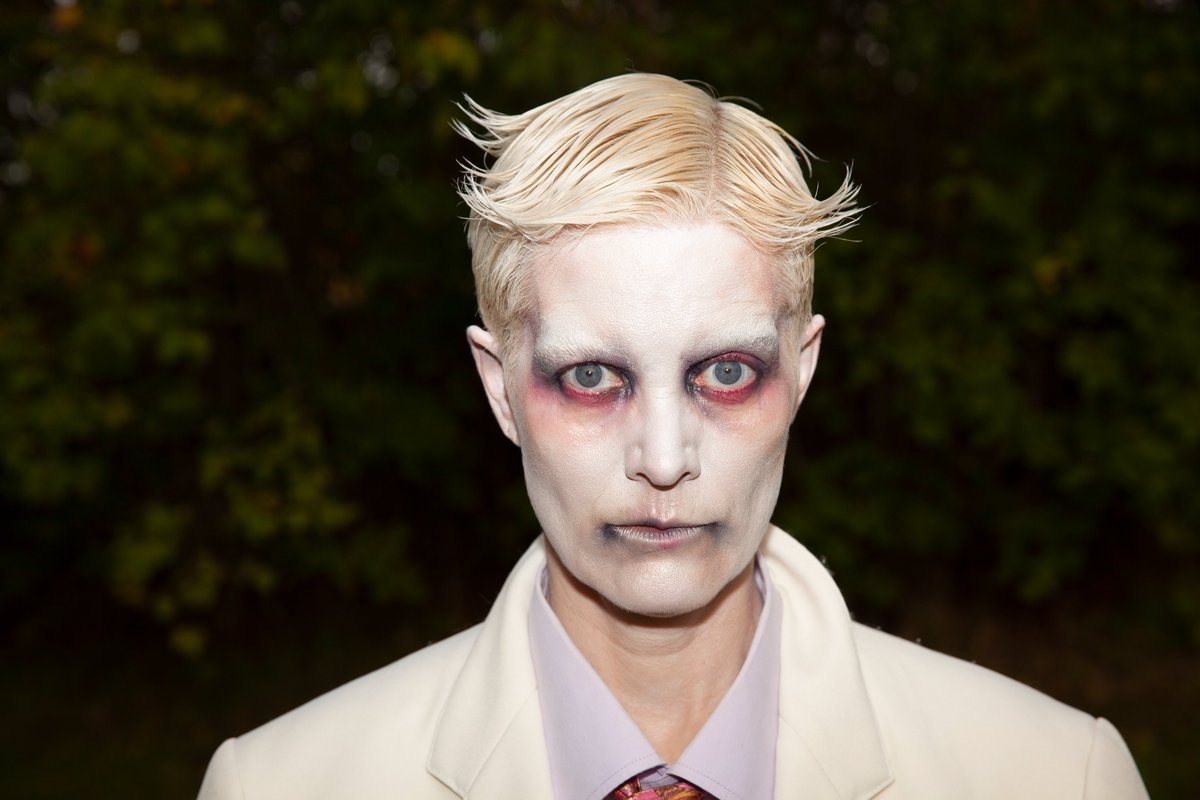 feverray's tweet image. A new interview with Annabel Nugent for the @Independent  is now online to read. Thank you Annabel!

Creative direction by Martin Falck🌹
Photography by Nina Andersson Voigt ❤️

independent.co.uk/arts-entertain…