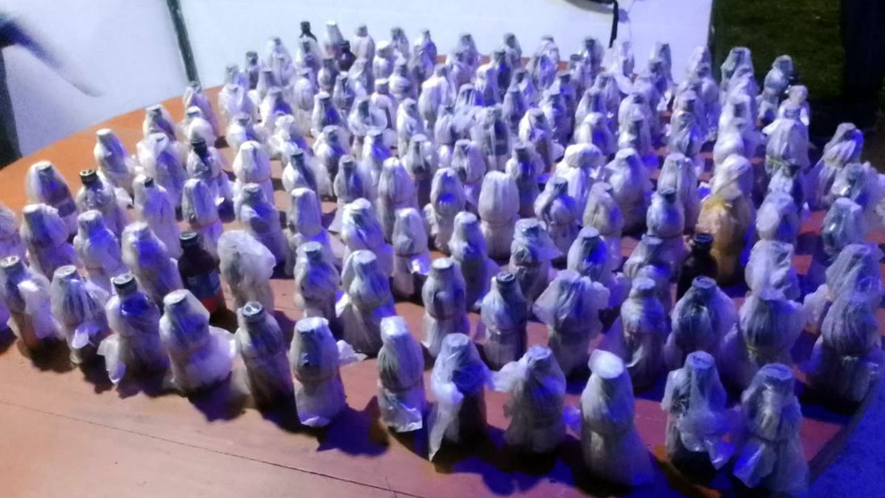 ভারতীয় চোরাকারবারিদের লক্ষ্য করে বিজিবির গুলি, ফেন্সিডিল উদ্ধার