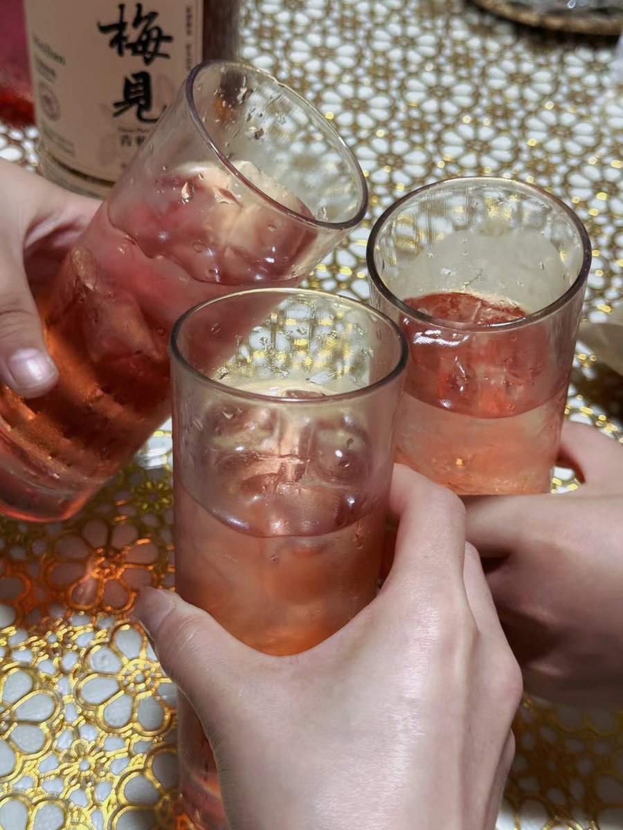 福利姬空姐 曼珠沙华分享的黄推图片2 - 网红私拍内容