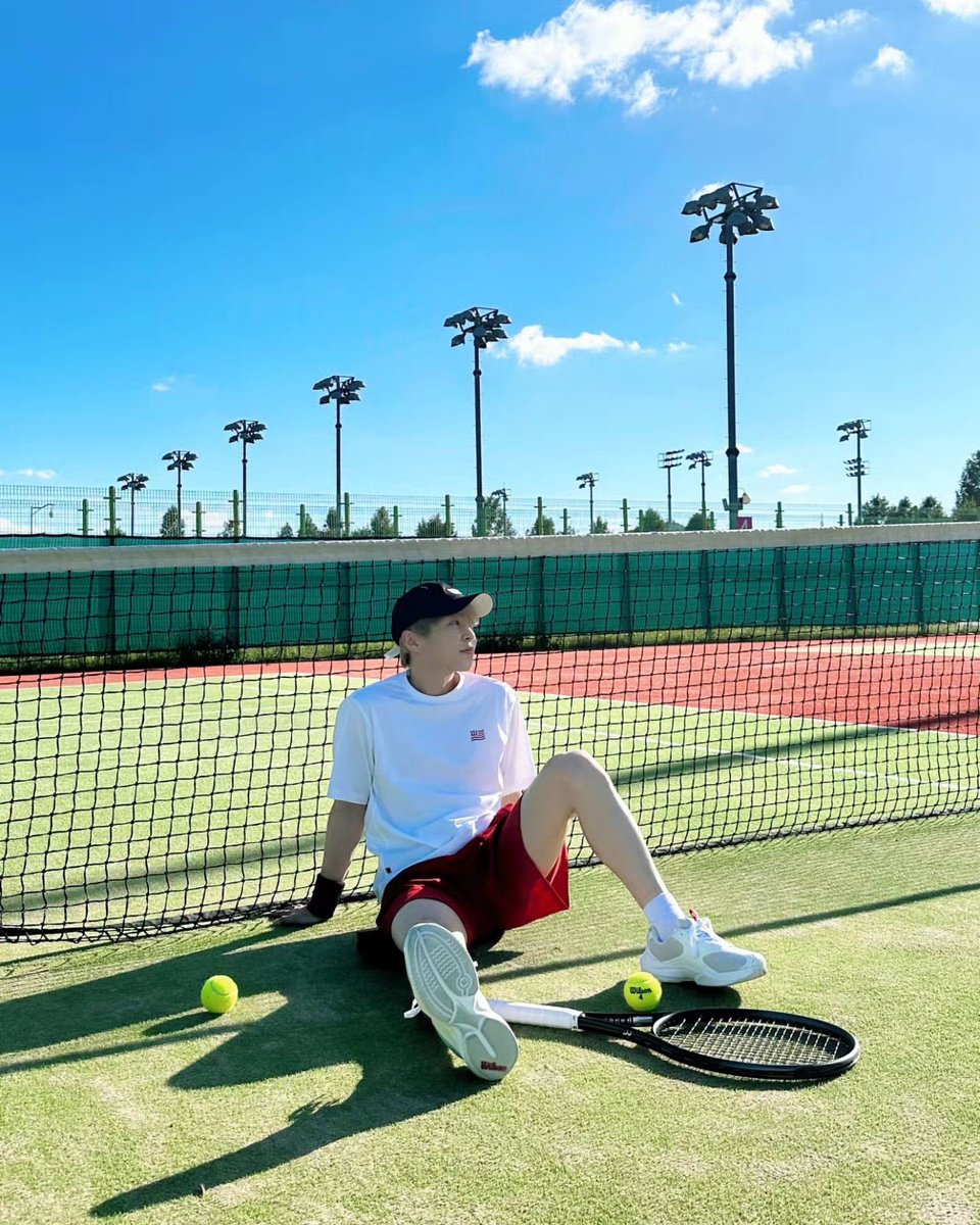 knockknock0408's tweet image. XIUMIN ins : #RF01🎾 #Wilson #윌슨 @ rogerfederer @ wilsonkorea